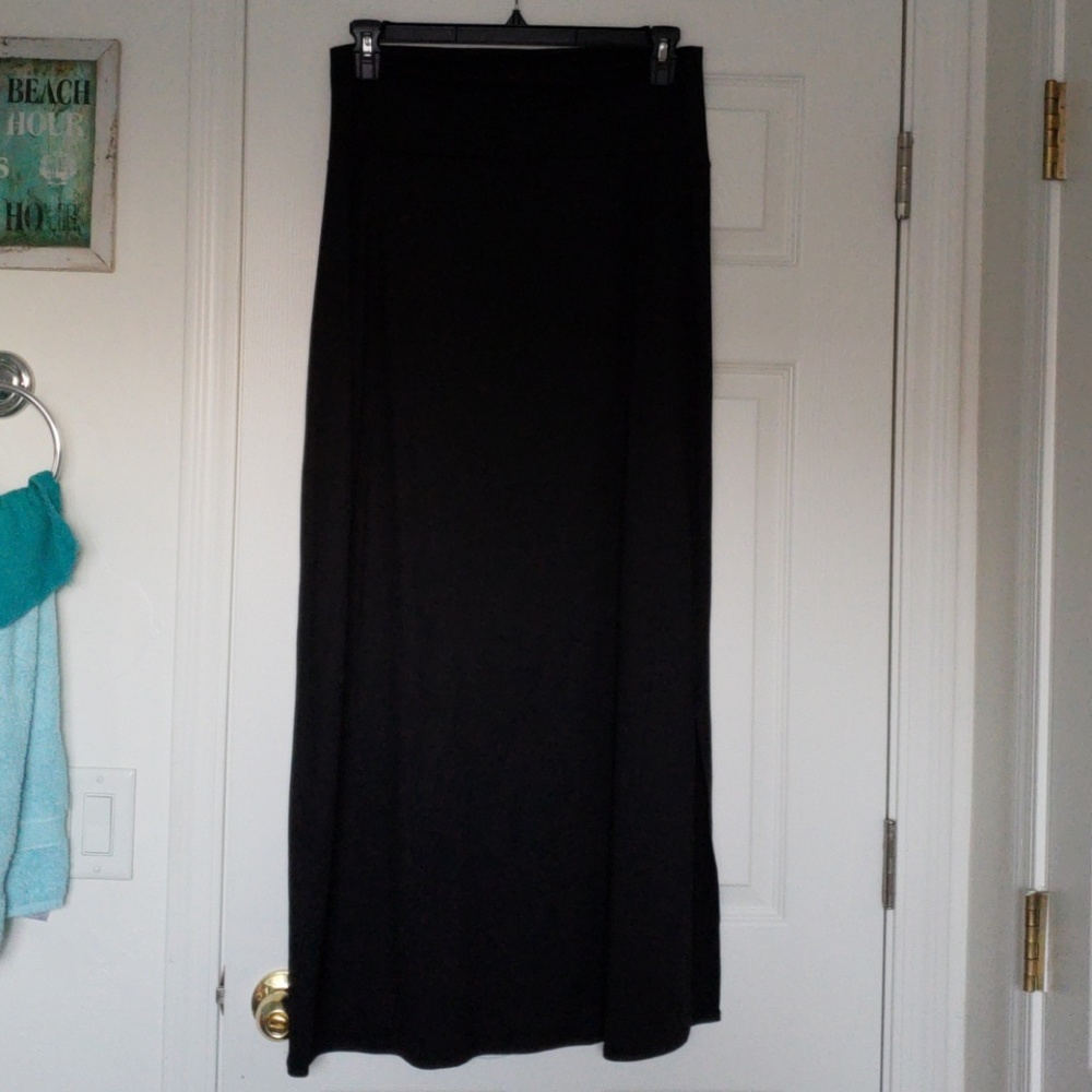 AGNES & DORA MAXI SKIRT